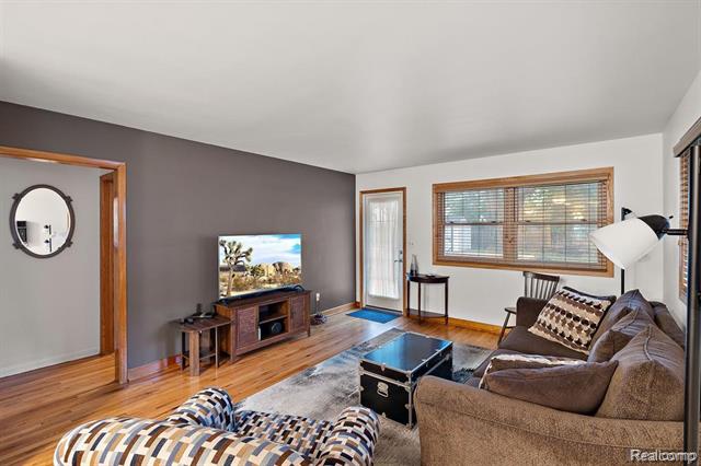 Builiding view thirteen for 836 Miller, Rochester, MI. 48307