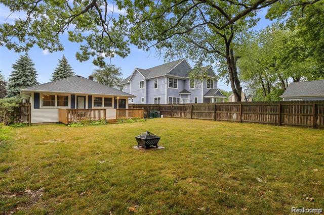 Builiding view thirty seven for 836 Miller, Rochester, MI. 48307