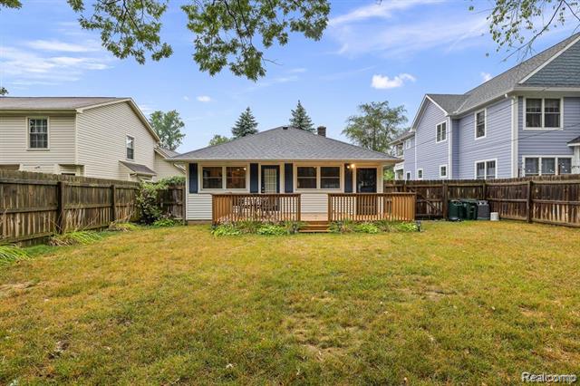 Builiding view thirty six for 836 Miller, Rochester, MI. 48307