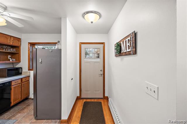 Builiding view three for 836 Miller, Rochester, MI. 48307