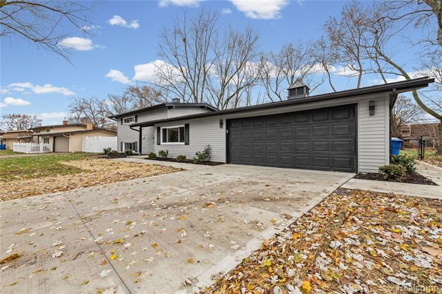 Builiding view five for 3568 Warringham, Waterford, MI. 48329