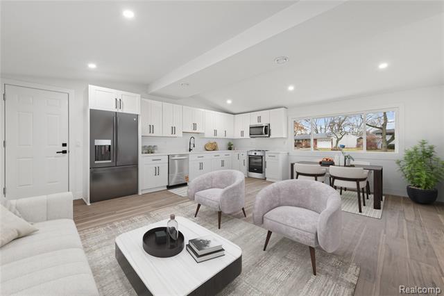 Builiding view sixteen for 3568 Warringham, Waterford, MI. 48329