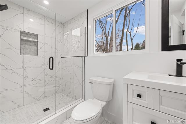 Builiding view twenty two for 3568 Warringham, Waterford, MI. 48329