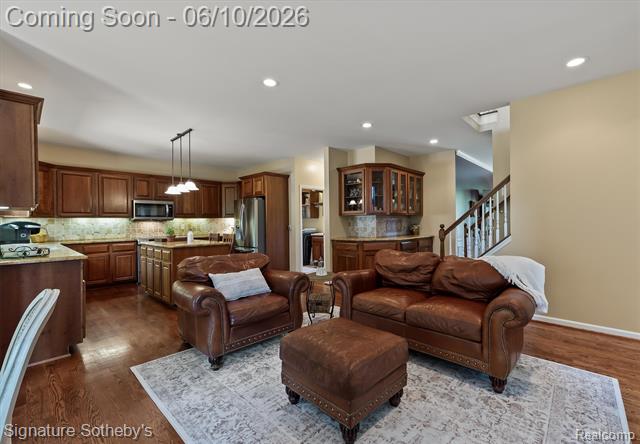 Builiding view four for 602 Appoline, Rochester, MI. 48307