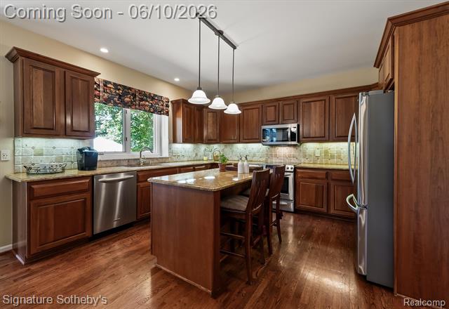 Builiding view six for 602 Appoline, Rochester, MI. 48307