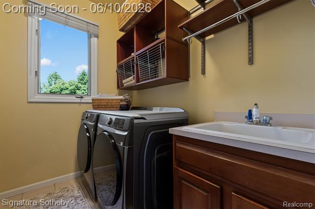 Builiding view thirty for 602 Appoline, Rochester, MI. 48307