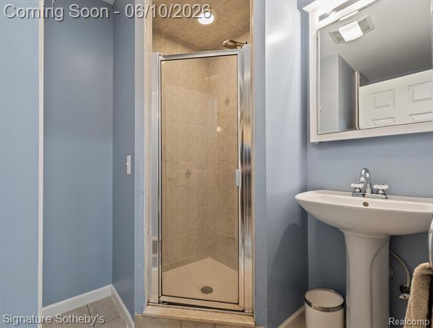 Builiding view twenty nine for 602 Appoline, Rochester, MI. 48307
