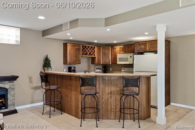 Builiding view twenty six for 602 Appoline, Rochester, MI. 48307