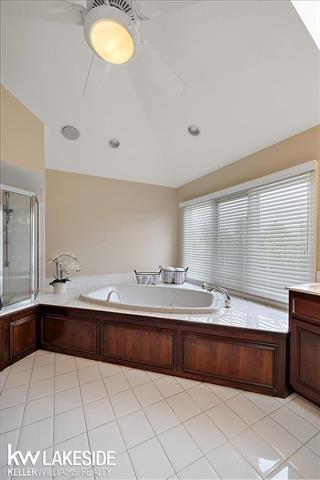 Builiding view fifty seven for 1387 Pebble Ridge, Rochester, MI. 48307