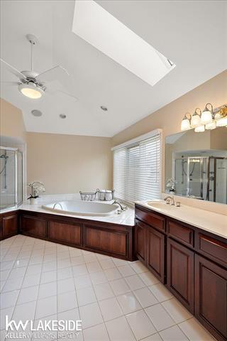 Builiding view fifty six for 1387 Pebble Ridge, Rochester, MI. 48307