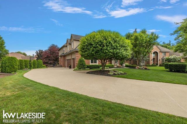 Builiding view five for 1387 Pebble Ridge, Rochester, MI. 48307
