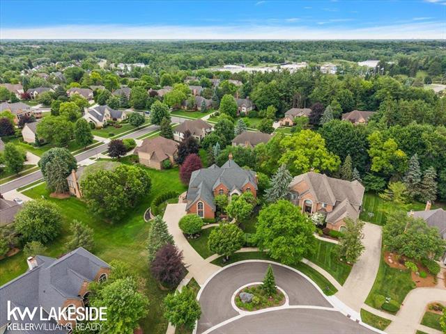Builiding view fourteen for 1387 Pebble Ridge, Rochester, MI. 48307
