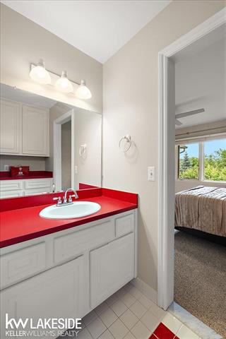 Builiding view seventy for 1387 Pebble Ridge, Rochester, MI. 48307