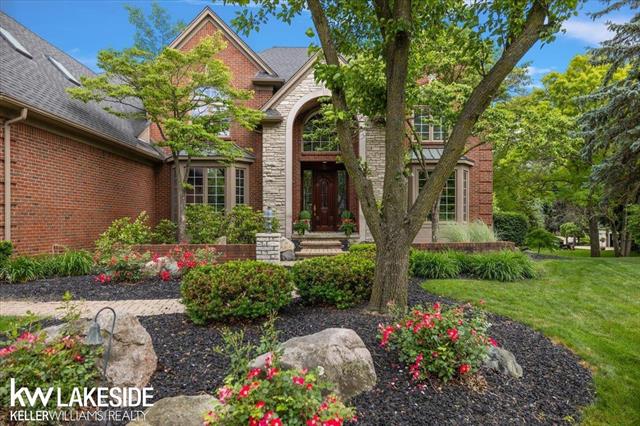 Builiding view two for 1387 Pebble Ridge, Rochester, MI. 48307
