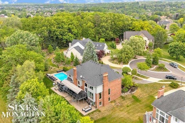 Builiding view eighty for 1289 Creek Pointe, Rochester, MI. 48307