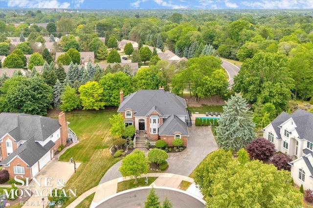 Builiding view seventy eight for 1289 Creek Pointe, Rochester, MI. 48307