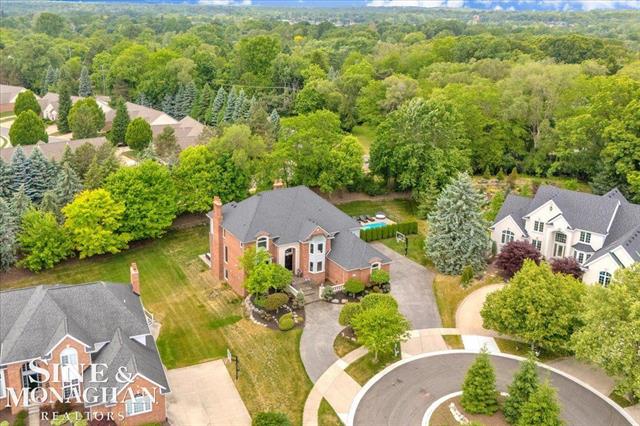 Builiding view seventy nine for 1289 Creek Pointe, Rochester, MI. 48307