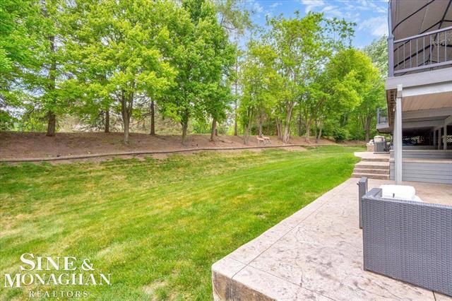 Builiding view seventy seven for 1289 Creek Pointe, Rochester, MI. 48307