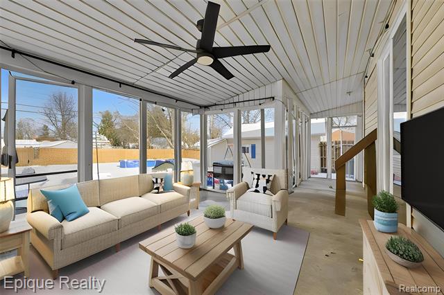 Builiding view nine for 6080 Northrup, Waterford, MI. 48329