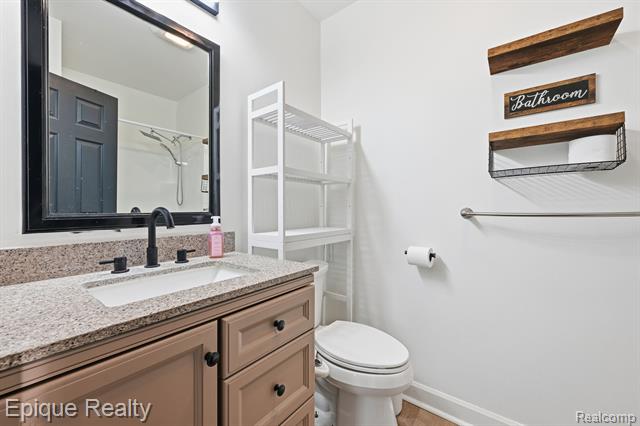 Builiding view nineteen for 6080 Northrup, Waterford, MI. 48329