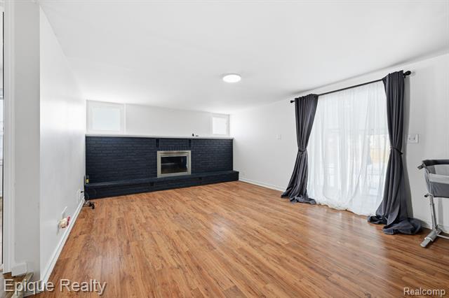 Builiding view seventeen for 6080 Northrup, Waterford, MI. 48329