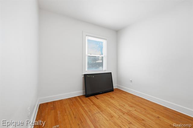 Builiding view twelve for 6080 Northrup, Waterford, MI. 48329