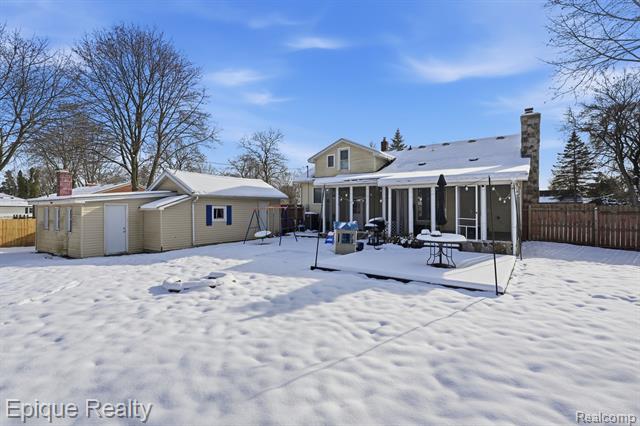 Builiding view twenty four for 6080 Northrup, Waterford, MI. 48329