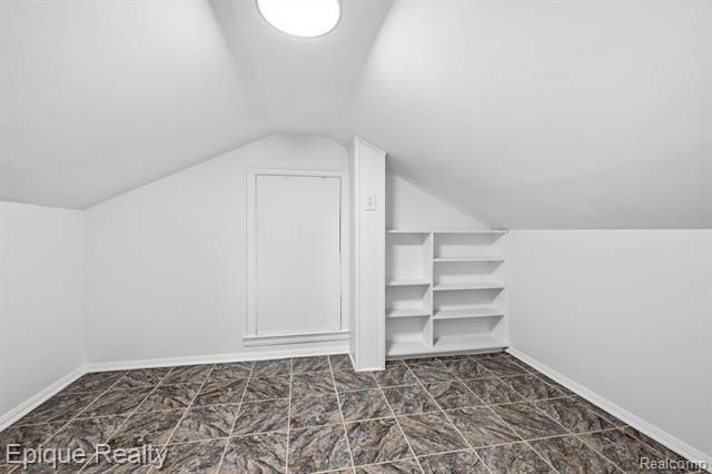 Builiding view twenty one for 6080 Northrup, Waterford, MI. 48329