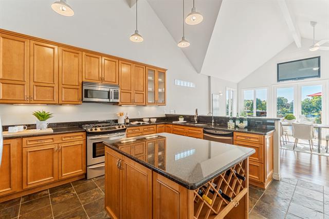 Builiding view eight for 3984 Lamont, Waterford, MI. 48329