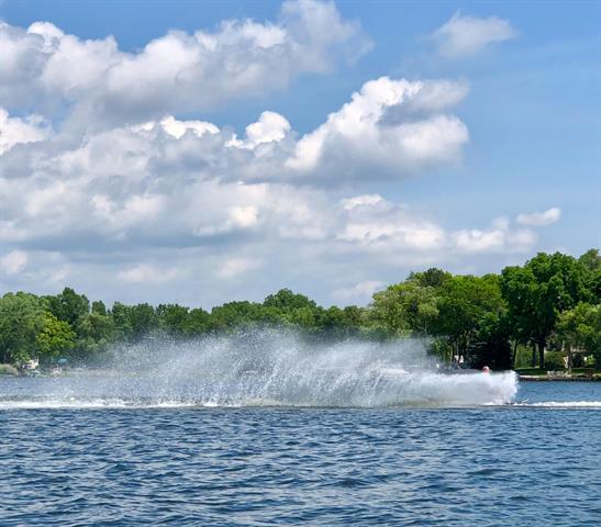 Builiding view fifty four for 3984 Lamont, Waterford, MI. 48329