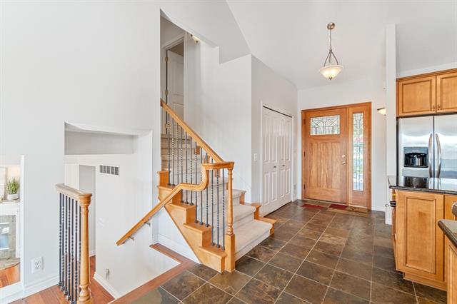 Builiding view five for 3984 Lamont, Waterford, MI. 48329