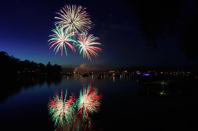 Builiding view forty nine for 3984 Lamont, Waterford, MI. 48329