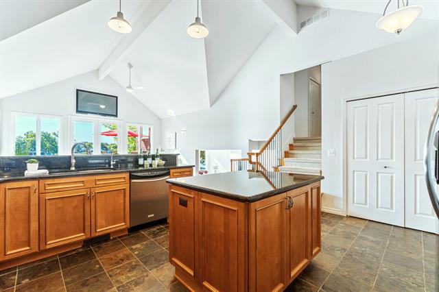 Builiding view nine for 3984 Lamont, Waterford, MI. 48329