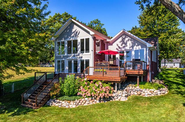 Builiding view one for 3984 Lamont, Waterford, MI. 48329