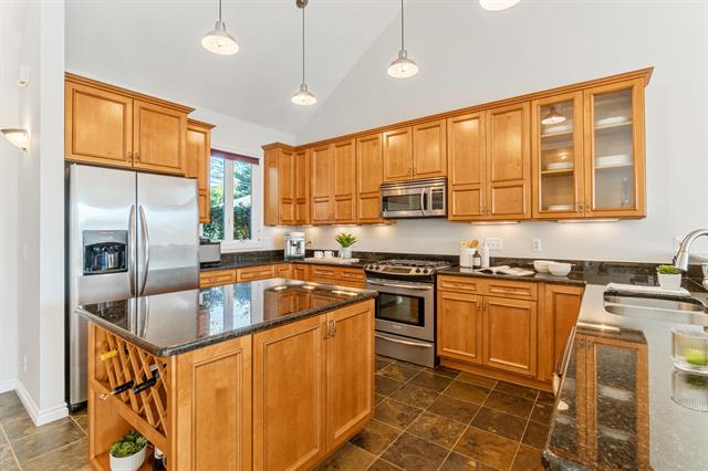 Builiding view seven for 3984 Lamont, Waterford, MI. 48329