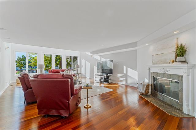 Builiding view seventeen for 3984 Lamont, Waterford, MI. 48329