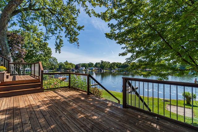 Builiding view thirty five for 3984 Lamont, Waterford, MI. 48329