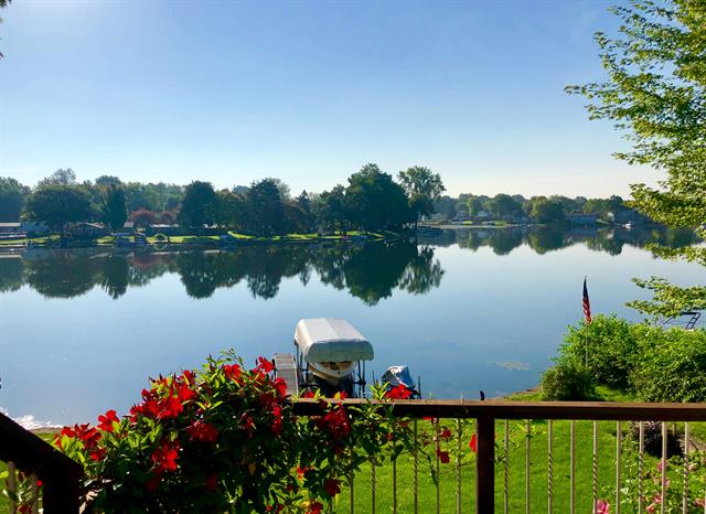 Builiding view thirty nine for 3984 Lamont, Waterford, MI. 48329