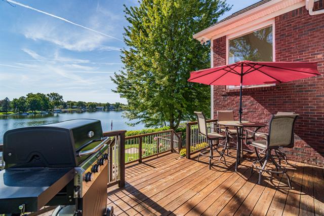 Builiding view thirty seven for 3984 Lamont, Waterford, MI. 48329