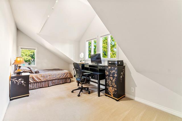 Builiding view thirty two for 3984 Lamont, Waterford, MI. 48329