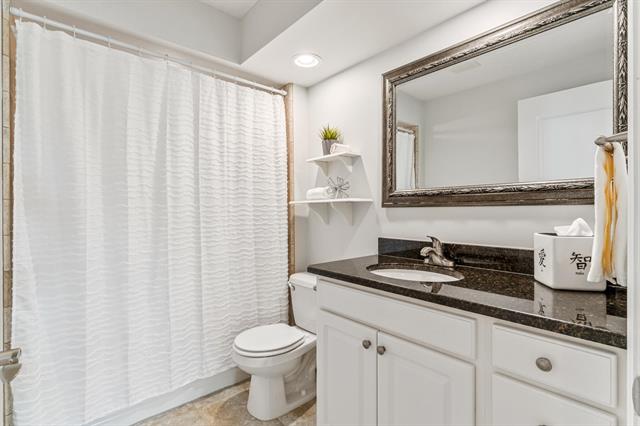 Builiding view twenty five for 3984 Lamont, Waterford, MI. 48329