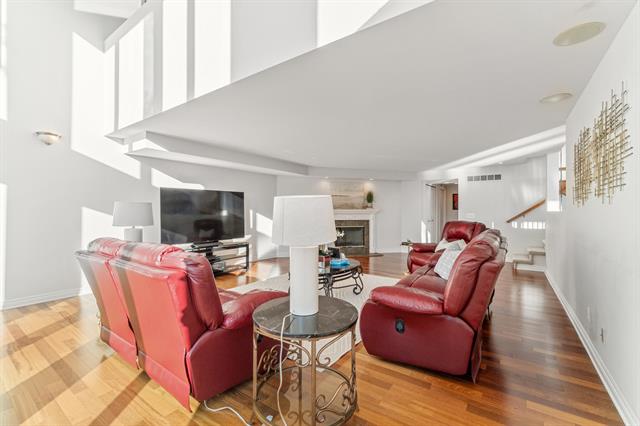 Builiding view twenty one for 3984 Lamont, Waterford, MI. 48329