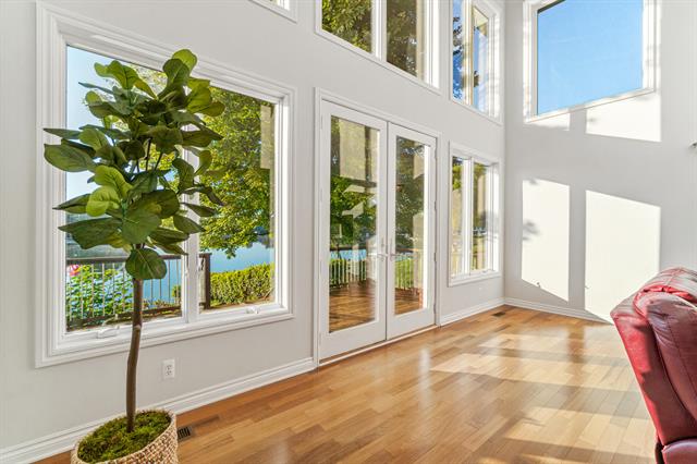 Builiding view twenty three for 3984 Lamont, Waterford, MI. 48329