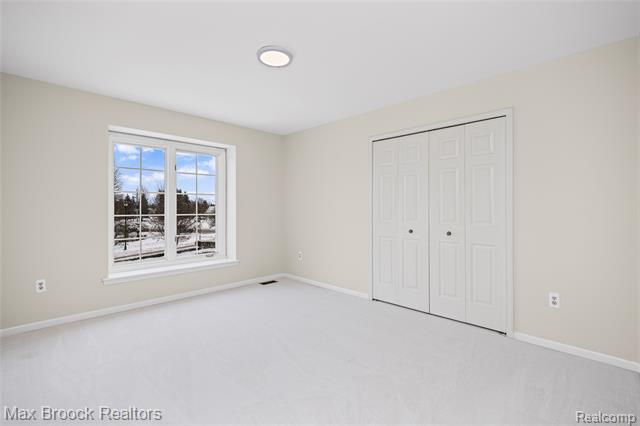 Builiding view forty four for 1205 Tulberry, Rochester, MI. 48306