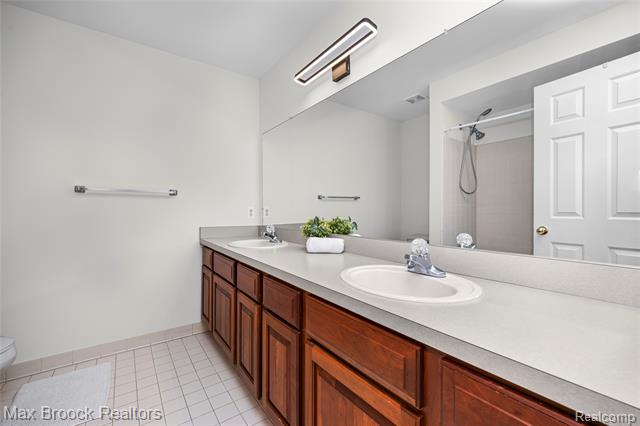 Builiding view forty six for 1205 Tulberry, Rochester, MI. 48306