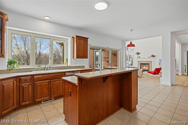 Builiding view fourteen for 1205 Tulberry, Rochester, MI. 48306