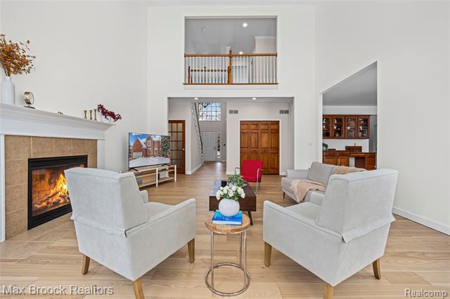 Builiding view nine for 1205 Tulberry, Rochester, MI. 48306