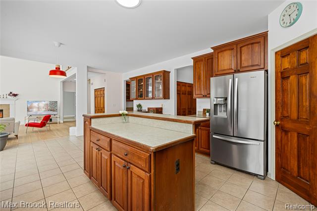 Builiding view seventeen for 1205 Tulberry, Rochester, MI. 48306