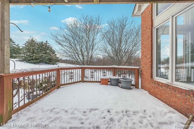 Builiding view sixty one for 1205 Tulberry, Rochester, MI. 48306