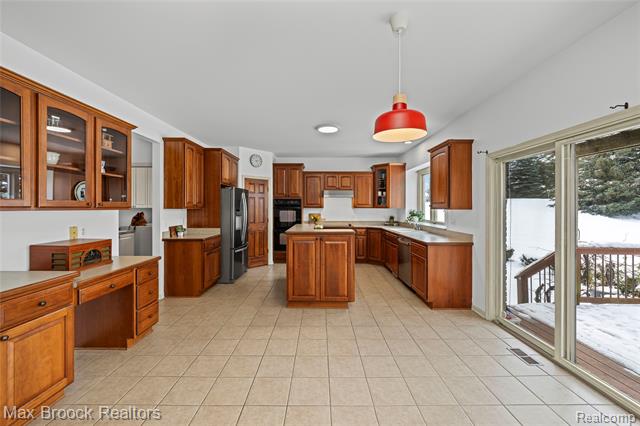 Builiding view twelve for 1205 Tulberry, Rochester, MI. 48306